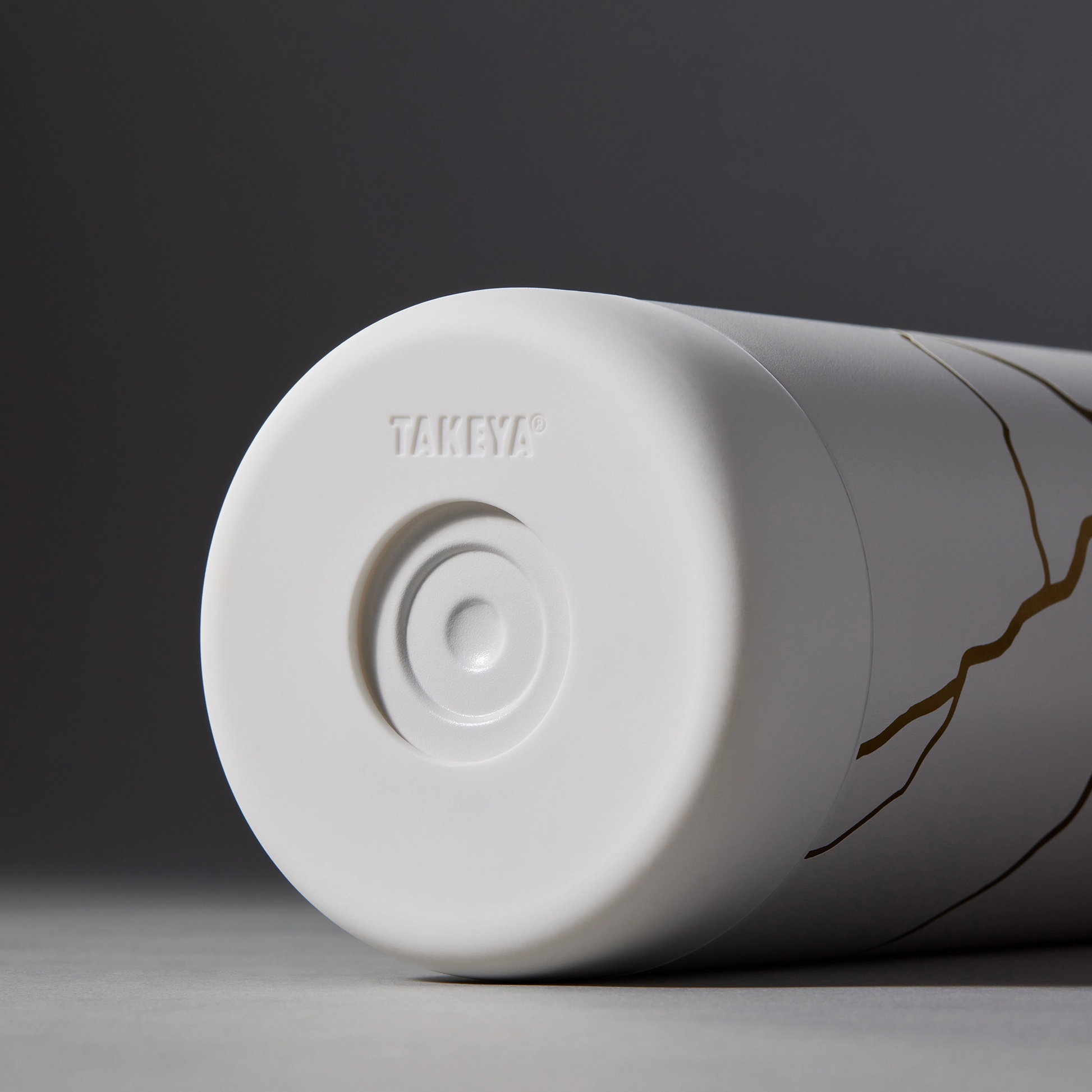 kintsugi-water-bottle-with-straw-lid-t6 51389-TK_HO25_Kintsugi_Takeya9255.png